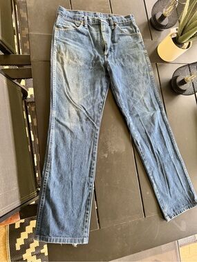 Wrangler Classic Men's Blue Denim Jeans - Straight Fit